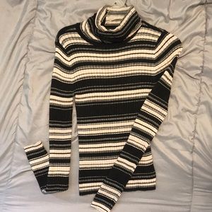 Long sleeve American Eagle striped medium sweater